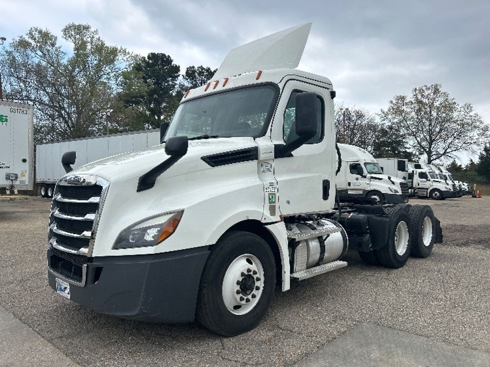 Day Cab Tractor-Heavy Duty Tractors-Freightliner-2020-T12664ST-Belden-MS-367,816\n\t\tmiles-$ 49,500 - Image 3