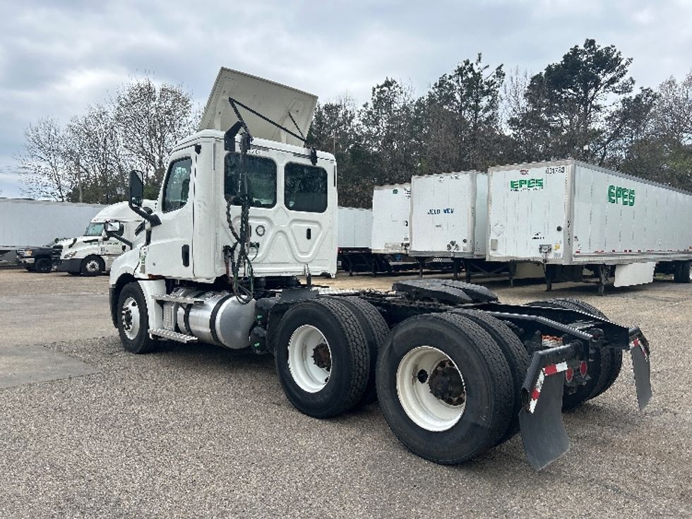 Day Cab Tractor-Heavy Duty Tractors-Freightliner-2020-T12664ST-Belden-MS-367,816\n\t\tmiles-$ 49,500 - Image 5