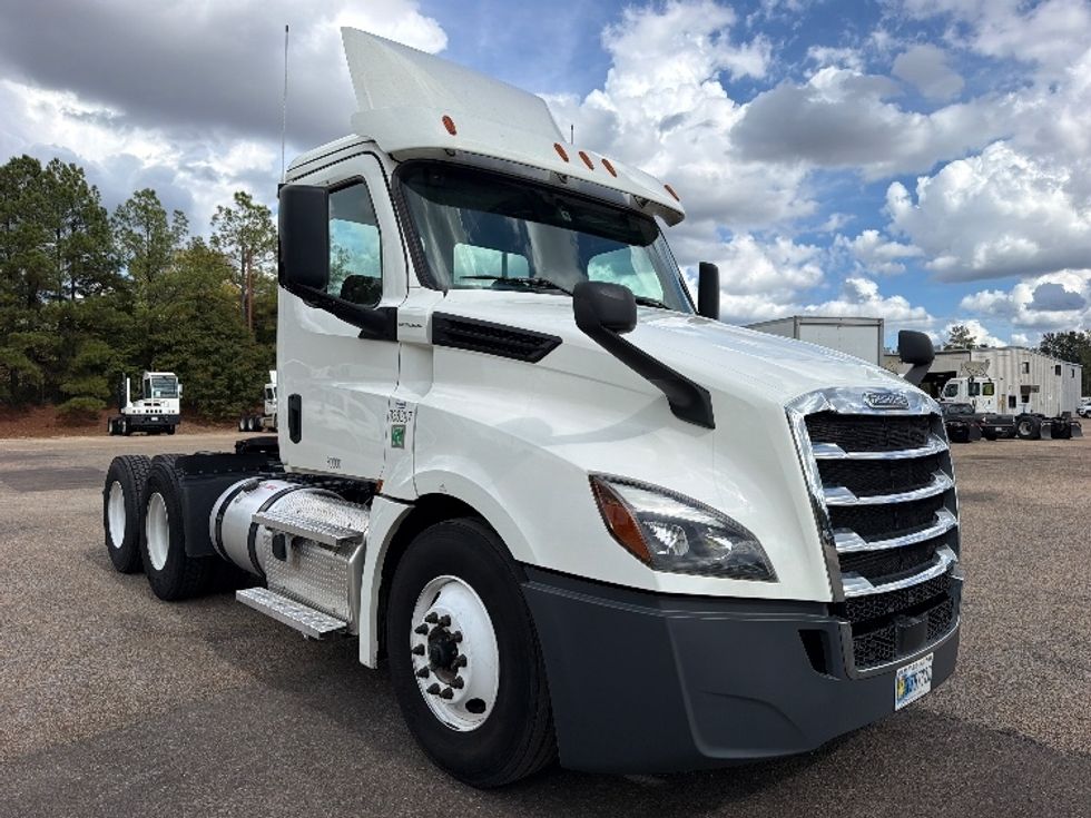 Day Cab Tractor-Heavy Duty Tractors-Freightliner-2020-T12664ST-Belden-MS-408,560\n\t\tmiles-$ 52,500 - Image 1