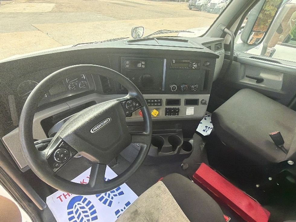 Day Cab Tractor-Heavy Duty Tractors-Freightliner-2020-T12664ST-Belden-MS-408,560\n\t\tmiles-$ 52,500 - Image 10