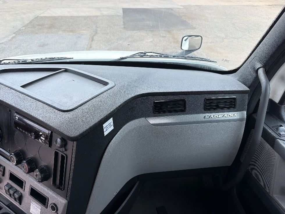 Day Cab Tractor-Heavy Duty Tractors-Freightliner-2020-T12664ST-Belden-MS-408,560\n\t\tmiles-$ 52,500 - Image 13