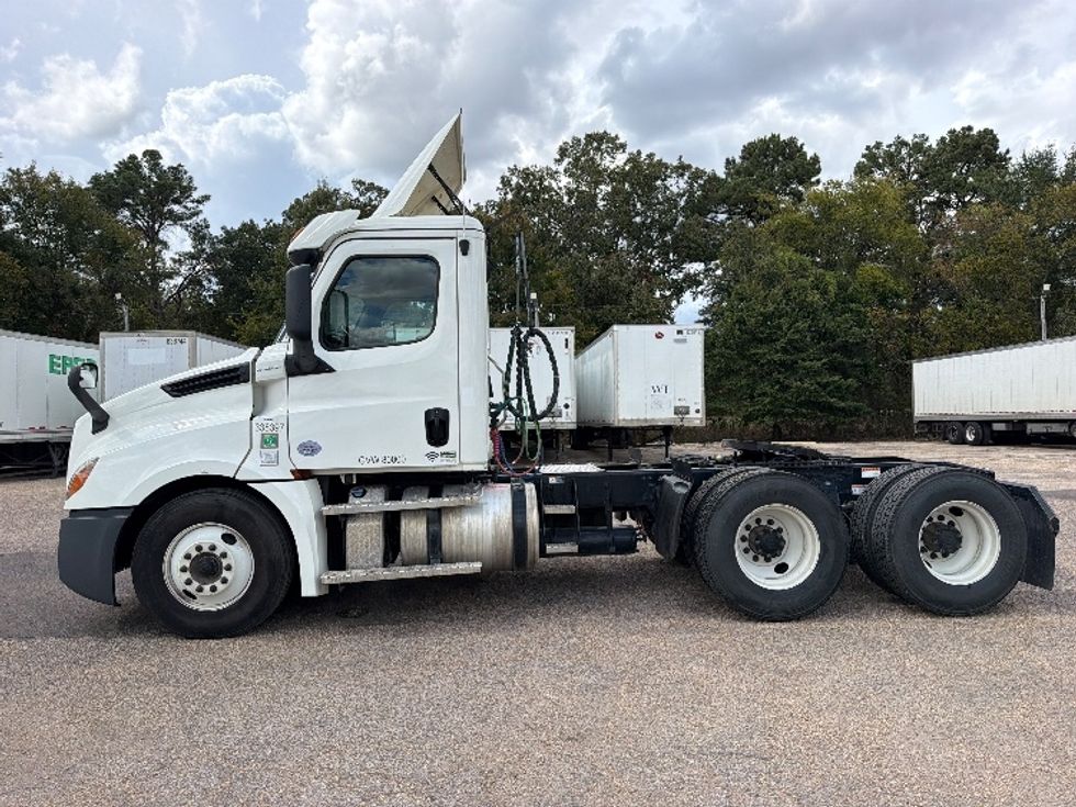 Day Cab Tractor-Heavy Duty Tractors-Freightliner-2020-T12664ST-Belden-MS-408,560\n\t\tmiles-$ 52,500 - Image 4