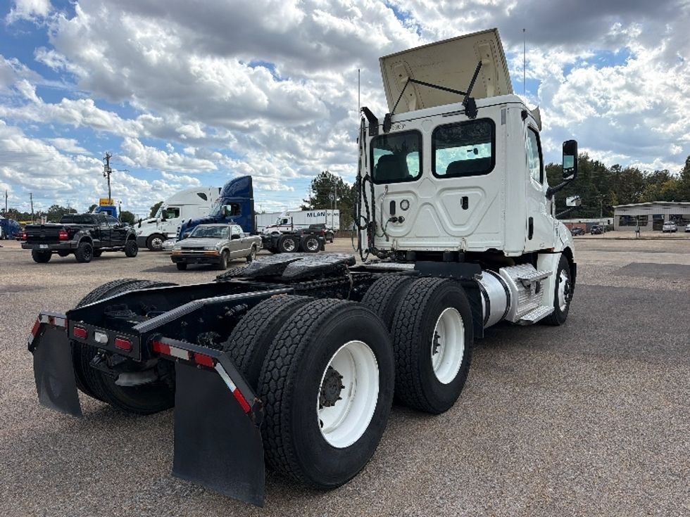Day Cab Tractor-Heavy Duty Tractors-Freightliner-2020-T12664ST-Belden-MS-408,560\n\t\tmiles-$ 52,500 - Image 7