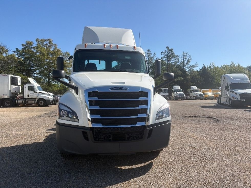 Day Cab Tractor-Heavy Duty Tractors-Freightliner-2020-T12664ST-Belden-MS-428,778\n\t\tmiles-$ 50,000 - Image 2