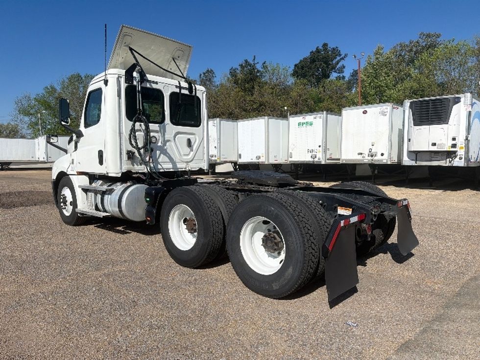 Day Cab Tractor-Heavy Duty Tractors-Freightliner-2020-T12664ST-Belden-MS-428,778\n\t\tmiles-$ 50,000 - Image 5