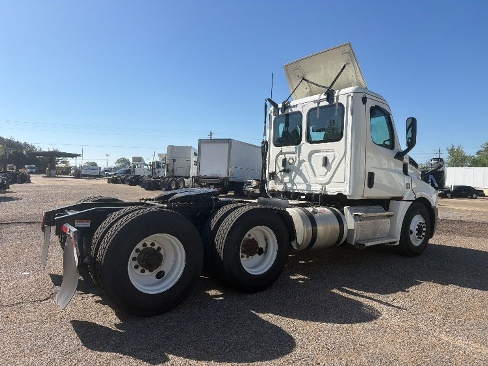 Day Cab Tractor-Heavy Duty Tractors-Freightliner-2020-T12664ST-Belden-MS-428,778\n\t\tmiles-$ 50,000 - Image 7