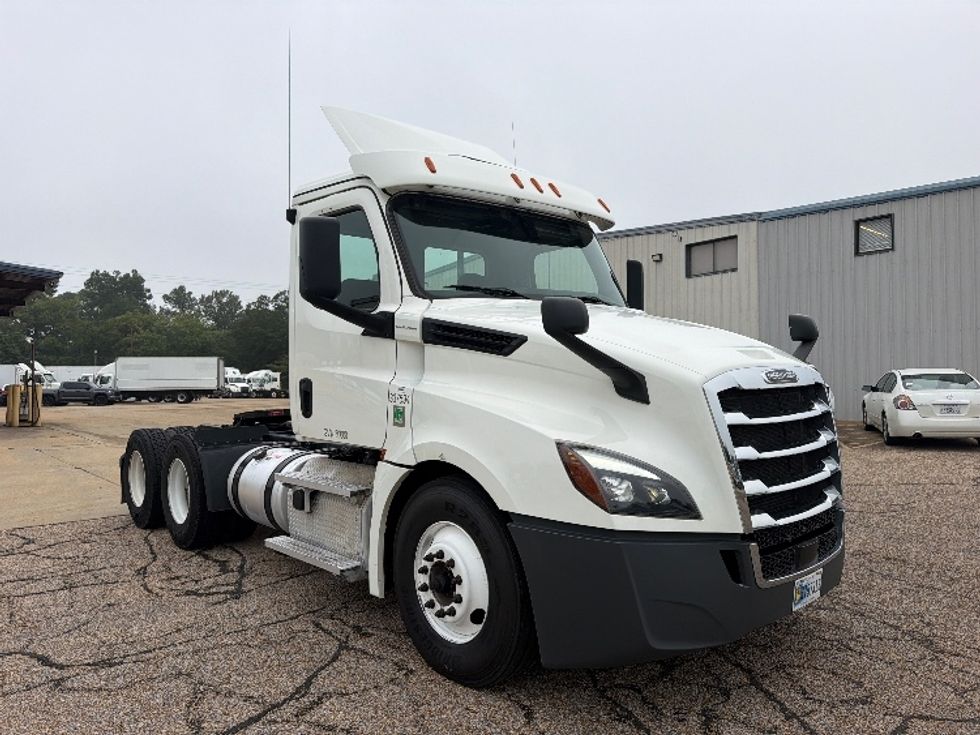Day Cab Tractor-Heavy Duty Tractors-Freightliner-2020-T12664ST-Belden-MS-429,914\n\t\tmiles-$ 49,750 - Image 1