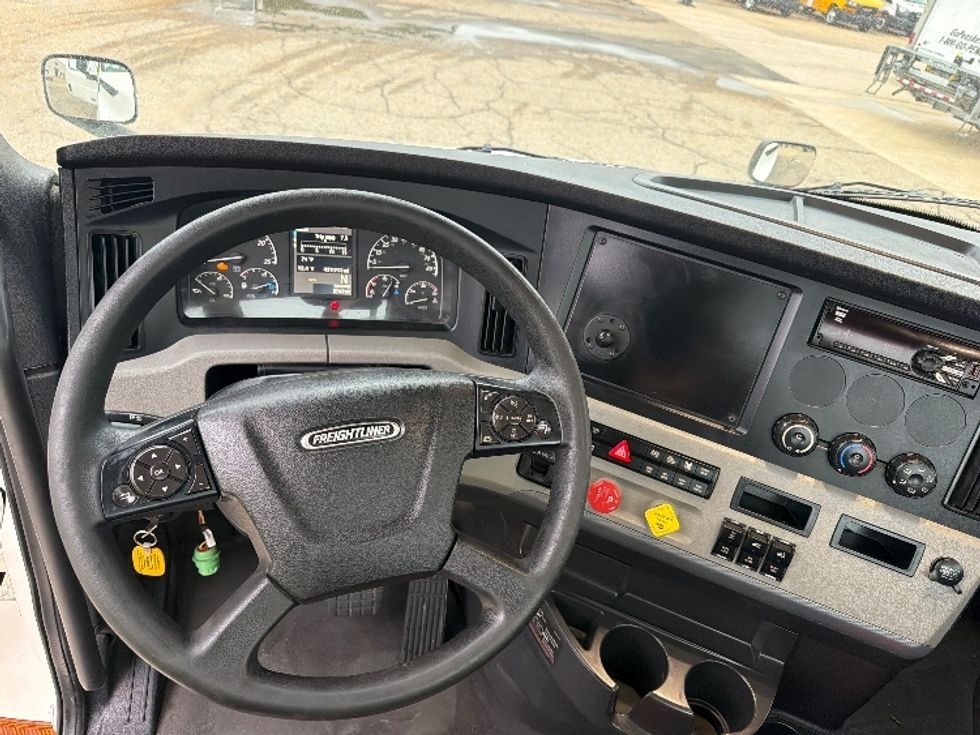Day Cab Tractor-Heavy Duty Tractors-Freightliner-2020-T12664ST-Belden-MS-429,914\n\t\tmiles-$ 49,750 - Image 11