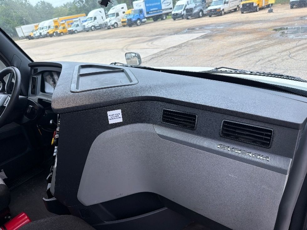Day Cab Tractor-Heavy Duty Tractors-Freightliner-2020-T12664ST-Belden-MS-429,914\n\t\tmiles-$ 49,750 - Image 13