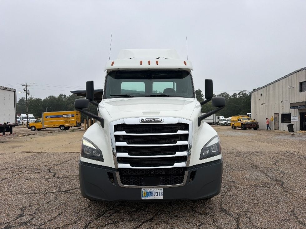 Day Cab Tractor-Heavy Duty Tractors-Freightliner-2020-T12664ST-Belden-MS-429,914\n\t\tmiles-$ 49,750 - Image 2
