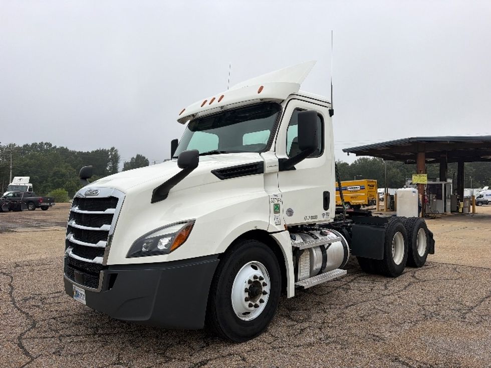 Day Cab Tractor-Heavy Duty Tractors-Freightliner-2020-T12664ST-Belden-MS-429,914\n\t\tmiles-$ 49,750 - Image 3
