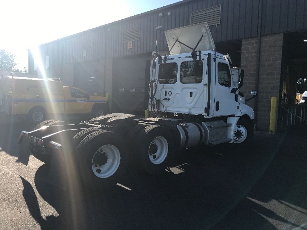 Day Cab Tractor-Heavy Duty Tractors-Freightliner-2020-T12664ST-Bensalem-PA-134,897\n\t\tmiles-$ 63,500 - Image 7