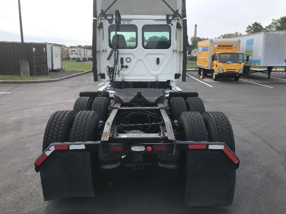 Day Cab Tractor-Heavy Duty Tractors-Freightliner-2020-T12664ST-Bensalem-PA-306,828\n\t\tmiles-$ 53,000 - Image 6