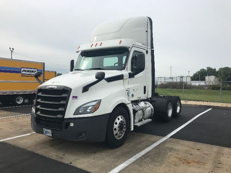 Day Cab Tractor-Heavy Duty Tractors-Freightliner-2020-T12664ST-Bensalem-PA-434,089\n\t\tmiles-$ 46,250 - Image 3