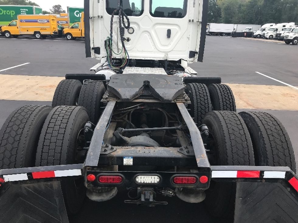 Day Cab Tractor-Heavy Duty Tractors-Freightliner-2020-T12664ST-Bensalem-PA-434,089\n\t\tmiles-$ 46,250 - Image 6