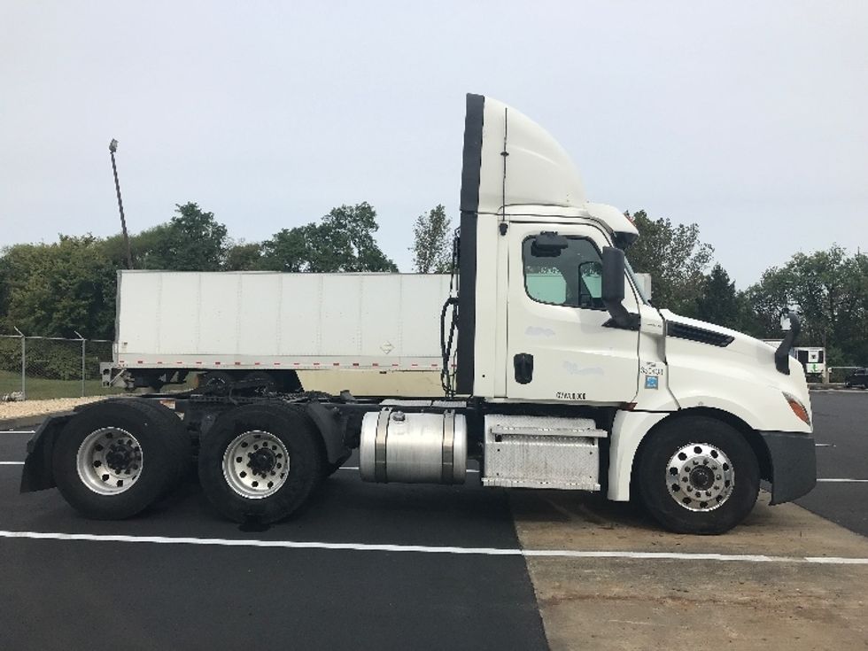 Day Cab Tractor-Heavy Duty Tractors-Freightliner-2020-T12664ST-Bensalem-PA-434,089\n\t\tmiles-$ 46,250 - Image 8