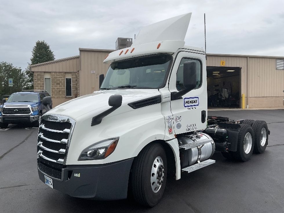Day Cab Tractor-Heavy Duty Tractors-Freightliner-2020-T12664ST-Bethlehem-PA-344,079\n\t\tmiles-$ 59,250 - Image 3
