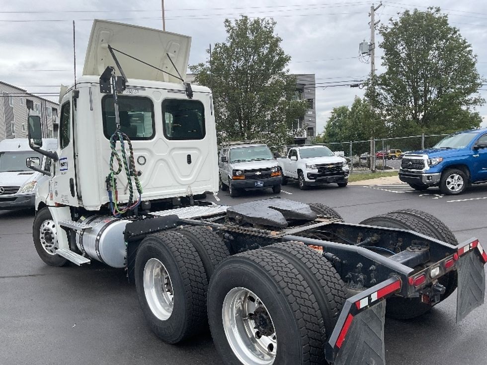 Day Cab Tractor-Heavy Duty Tractors-Freightliner-2020-T12664ST-Bethlehem-PA-344,079\n\t\tmiles-$ 59,250 - Image 5