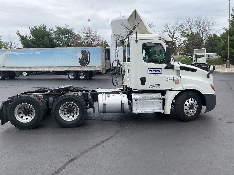 Day Cab Tractor-Heavy Duty Tractors-Freightliner-2020-T12664ST-Bethlehem-PA-344,079\n\t\tmiles-$ 59,250 - Image 8