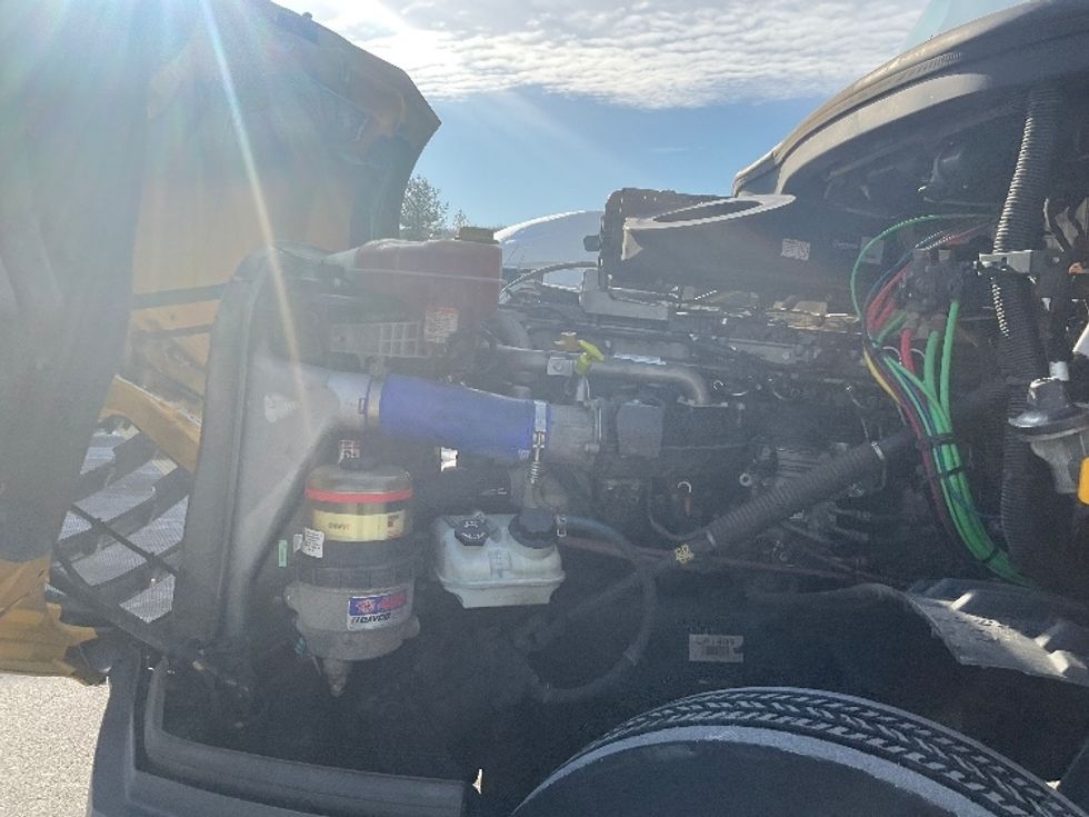 Day Cab Tractor-Heavy Duty Tractors-Freightliner-2020-T12664ST-Bethlehem-PA-467,921\n\t\tmiles-$ 38,750 - Image 16