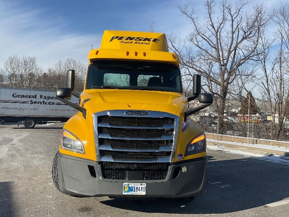 Day Cab Tractor-Heavy Duty Tractors-Freightliner-2020-T12664ST-Bethlehem-PA-467,921\n\t\tmiles-$ 38,750 - Image 2