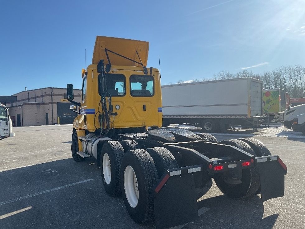 Day Cab Tractor-Heavy Duty Tractors-Freightliner-2020-T12664ST-Bethlehem-PA-467,921\n\t\tmiles-$ 38,750 - Image 5