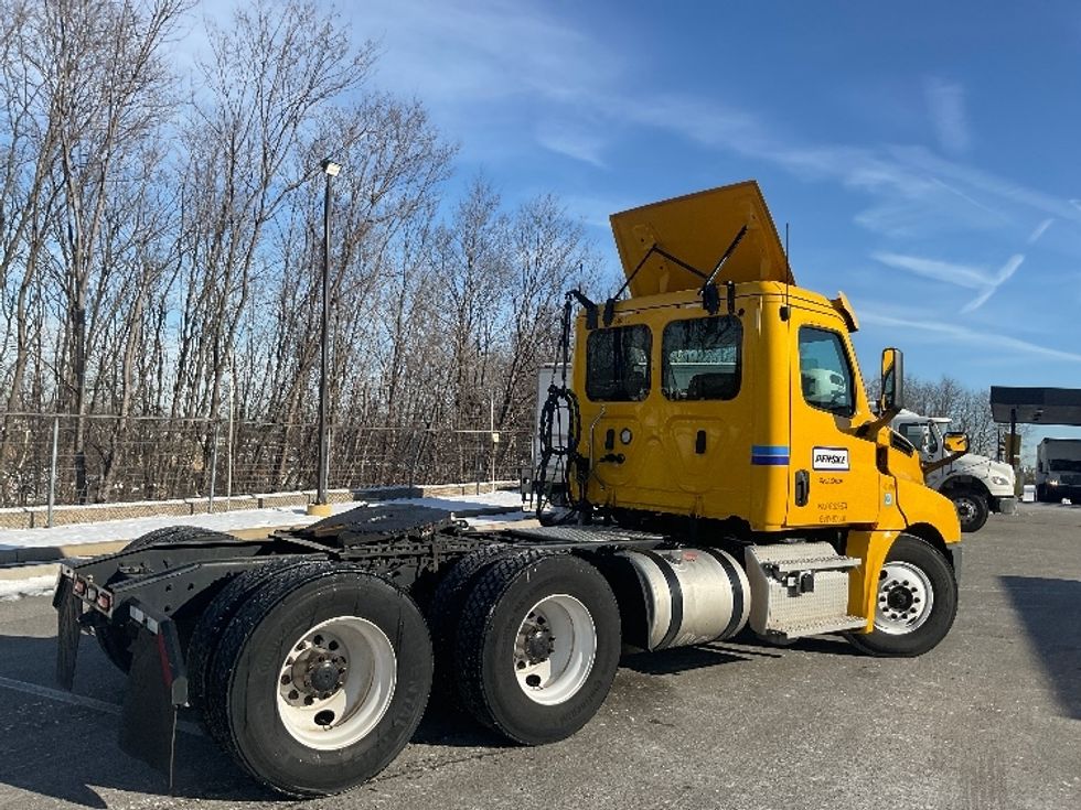 Day Cab Tractor-Heavy Duty Tractors-Freightliner-2020-T12664ST-Bethlehem-PA-467,921\n\t\tmiles-$ 38,750 - Image 7
