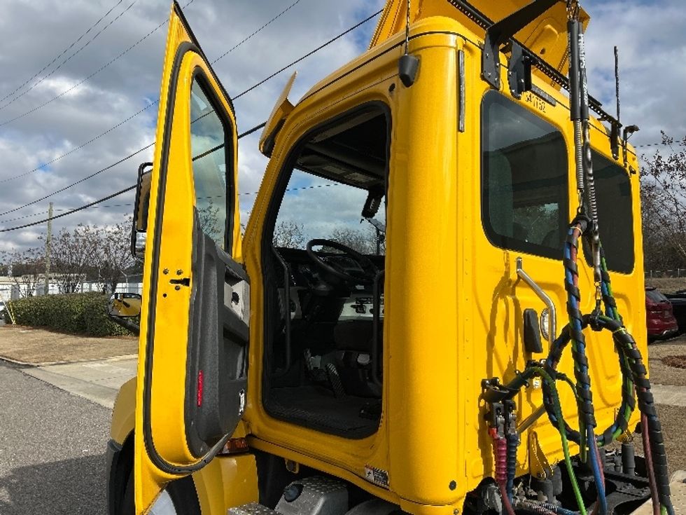 Day Cab Tractor-Heavy Duty Tractors-Freightliner-2020-T12664ST-Birmingham-AL-470,476\n\t\tmiles-$ 43,500 - Image 10