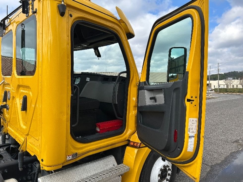 Day Cab Tractor-Heavy Duty Tractors-Freightliner-2020-T12664ST-Birmingham-AL-470,476\n\t\tmiles-$ 43,500 - Image 12