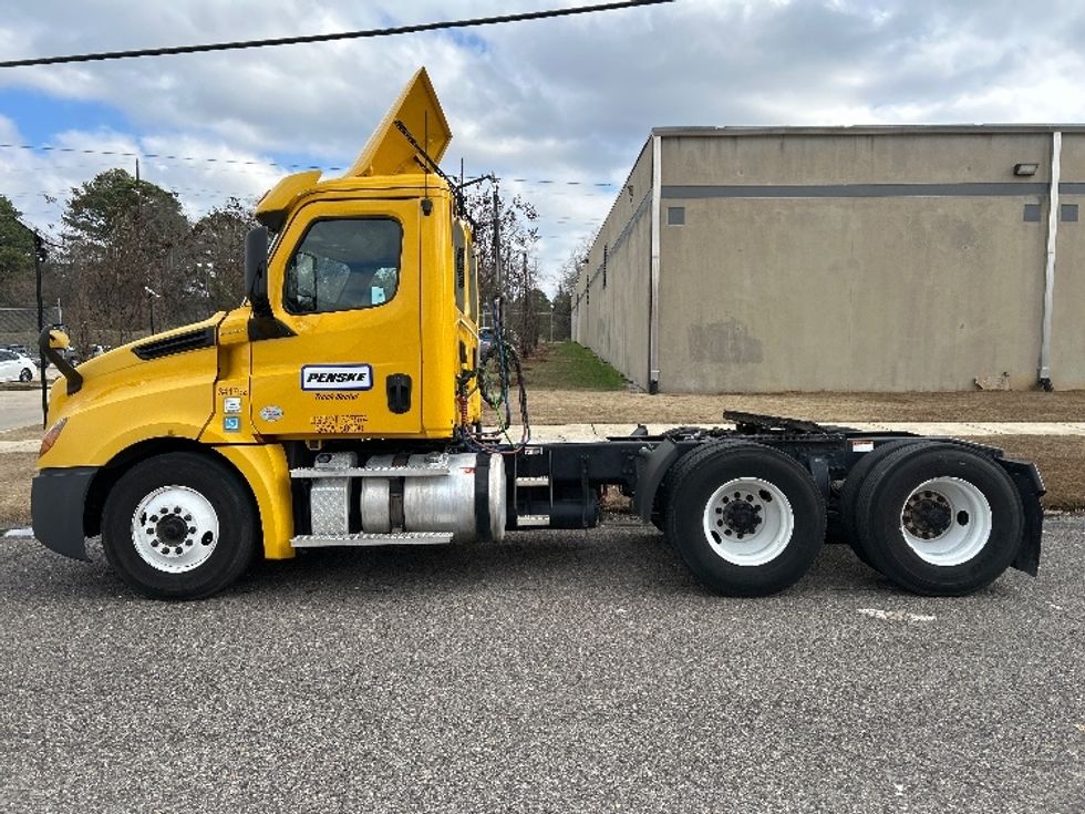 Day Cab Tractor-Heavy Duty Tractors-Freightliner-2020-T12664ST-Birmingham-AL-470,476\n\t\tmiles-$ 43,500 - Image 4