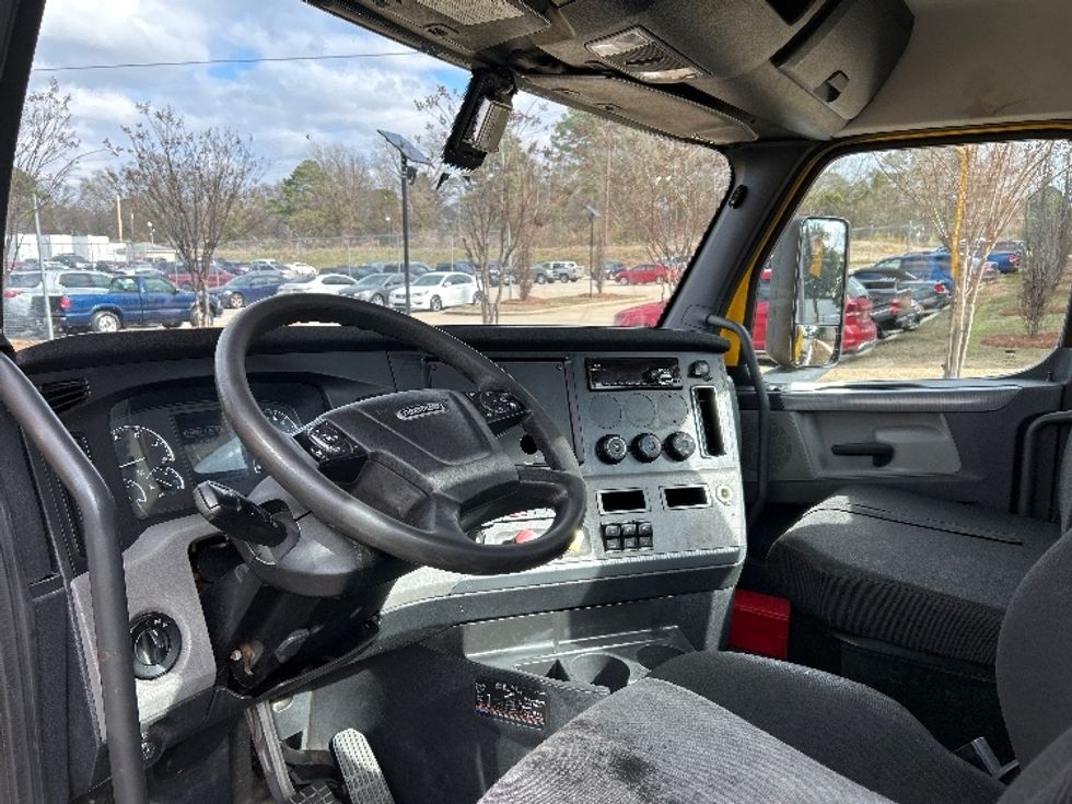 Day Cab Tractor-Heavy Duty Tractors-Freightliner-2020-T12664ST-Birmingham-AL-470,476\n\t\tmiles-$ 43,500 - Image 8