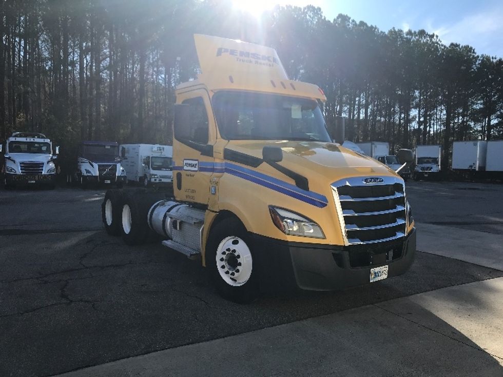 Day Cab Tractor-Heavy Duty Tractors-Freightliner-2020-T12664ST-Birmingham-AL-494,873\n\t\tmiles-$ 41,750 - Image 1