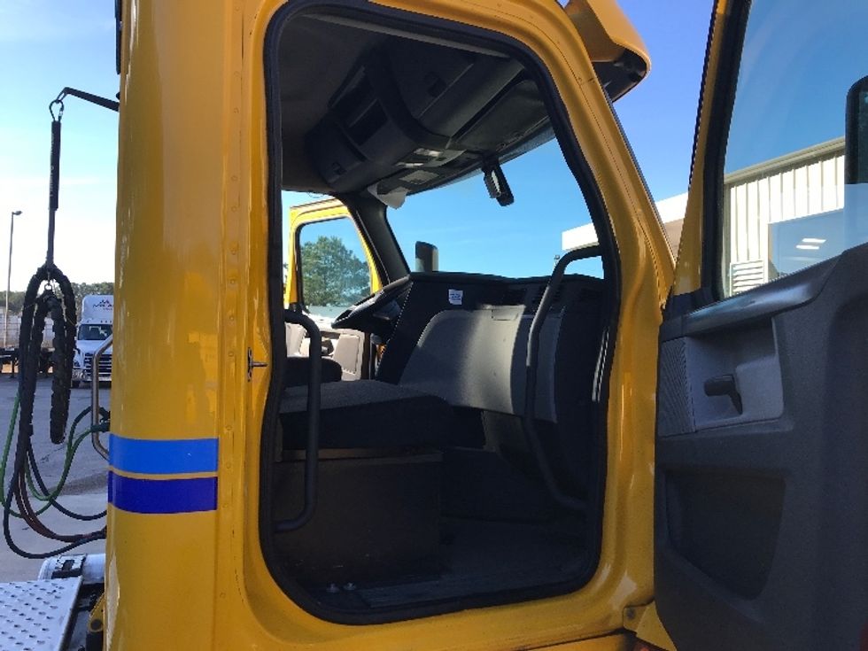 Day Cab Tractor-Heavy Duty Tractors-Freightliner-2020-T12664ST-Birmingham-AL-494,873\n\t\tmiles-$ 41,750 - Image 12