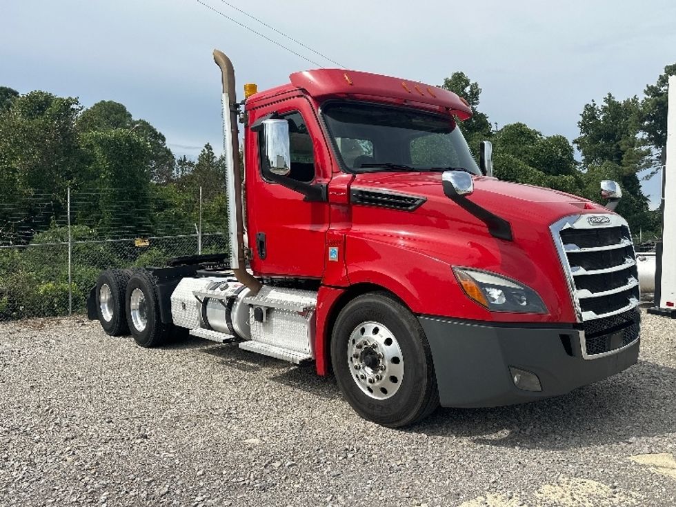 Day Cab Tractor-Heavy Duty Tractors-Freightliner-2020-T12664ST-Birmingham-AL-497,788\n\t\tmiles-$ 47,750 - Image 1