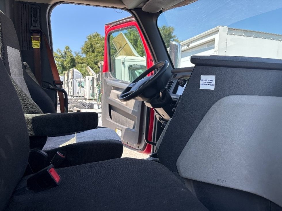 Day Cab Tractor-Heavy Duty Tractors-Freightliner-2020-T12664ST-Birmingham-AL-497,788\n\t\tmiles-$ 47,750 - Image 14