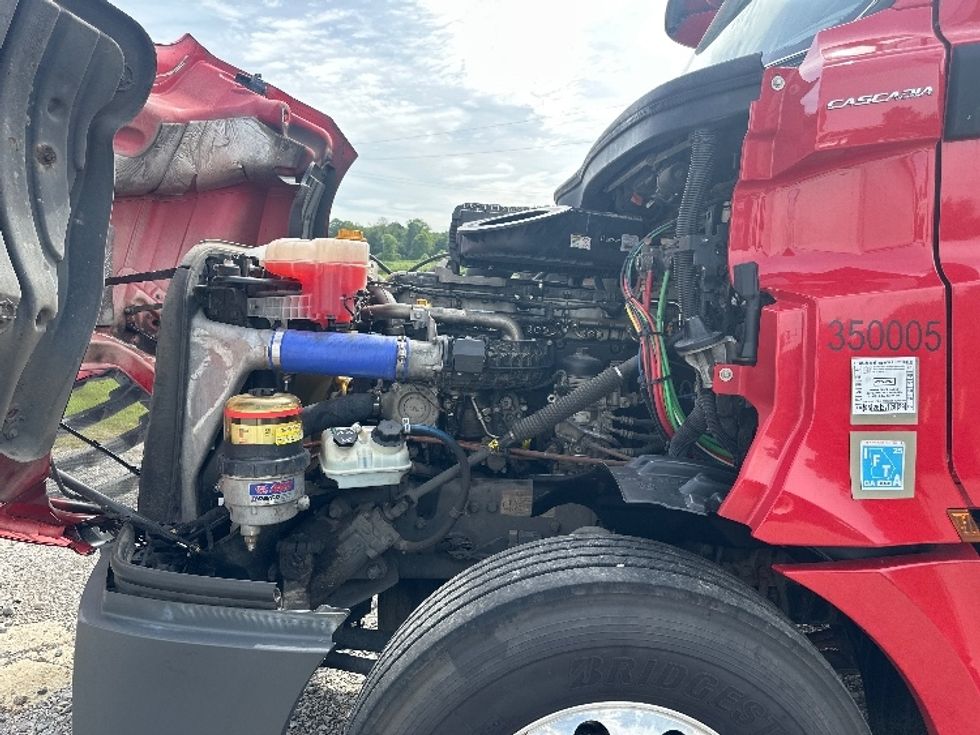 Day Cab Tractor-Heavy Duty Tractors-Freightliner-2020-T12664ST-Birmingham-AL-497,788\n\t\tmiles-$ 47,750 - Image 16