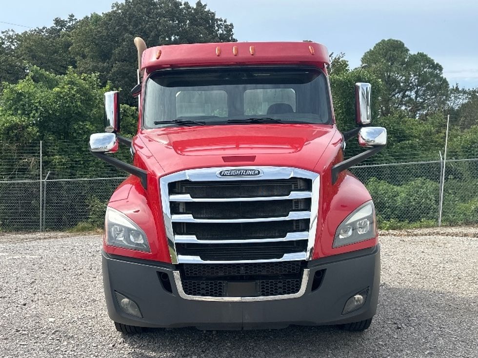 Day Cab Tractor-Heavy Duty Tractors-Freightliner-2020-T12664ST-Birmingham-AL-497,788\n\t\tmiles-$ 47,750 - Image 2
