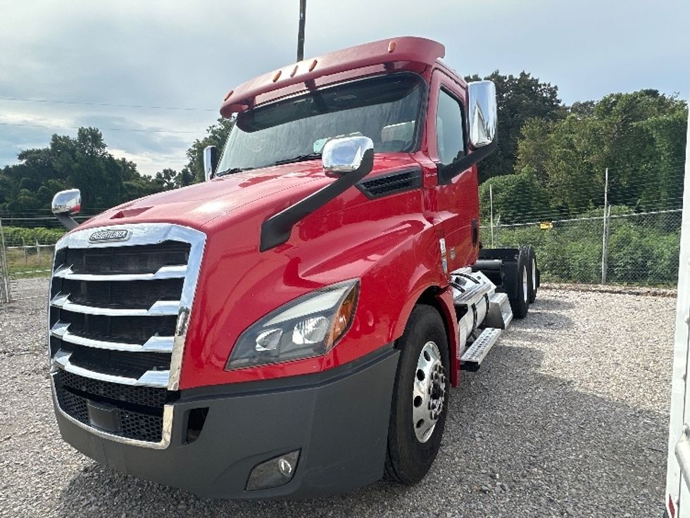 Day Cab Tractor-Heavy Duty Tractors-Freightliner-2020-T12664ST-Birmingham-AL-497,788\n\t\tmiles-$ 47,750 - Image 3