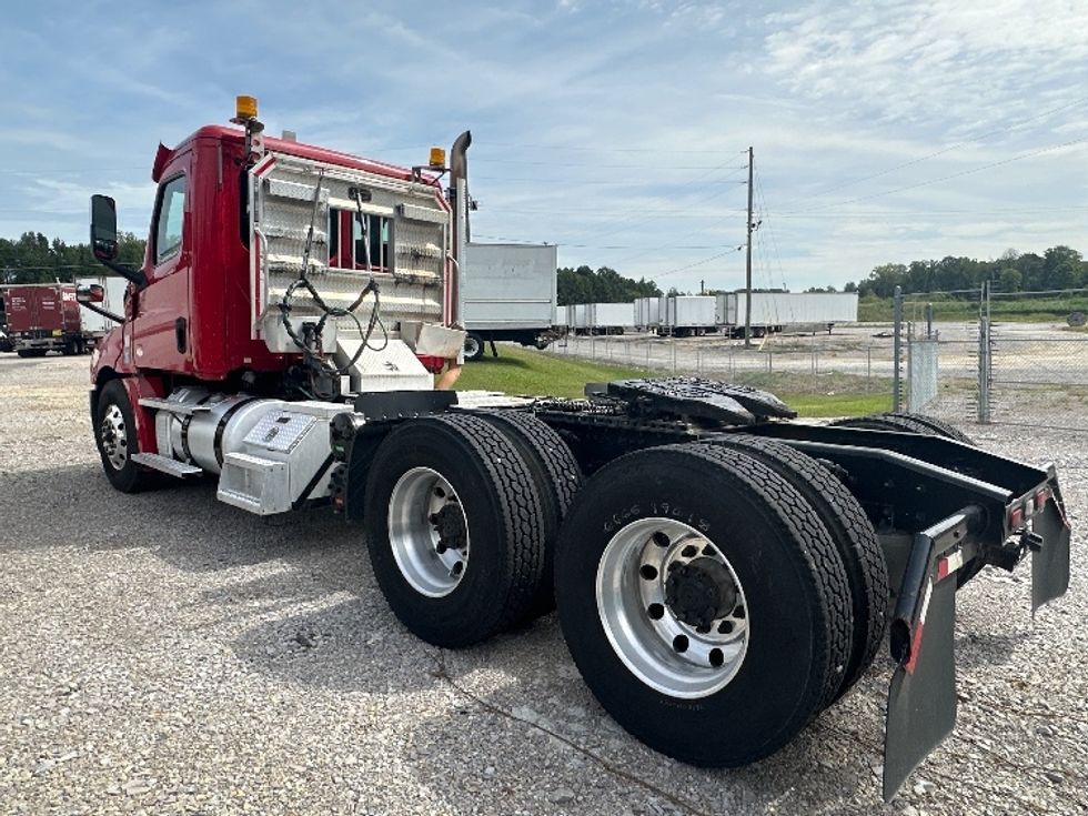 Day Cab Tractor-Heavy Duty Tractors-Freightliner-2020-T12664ST-Birmingham-AL-497,788\n\t\tmiles-$ 47,750 - Image 5