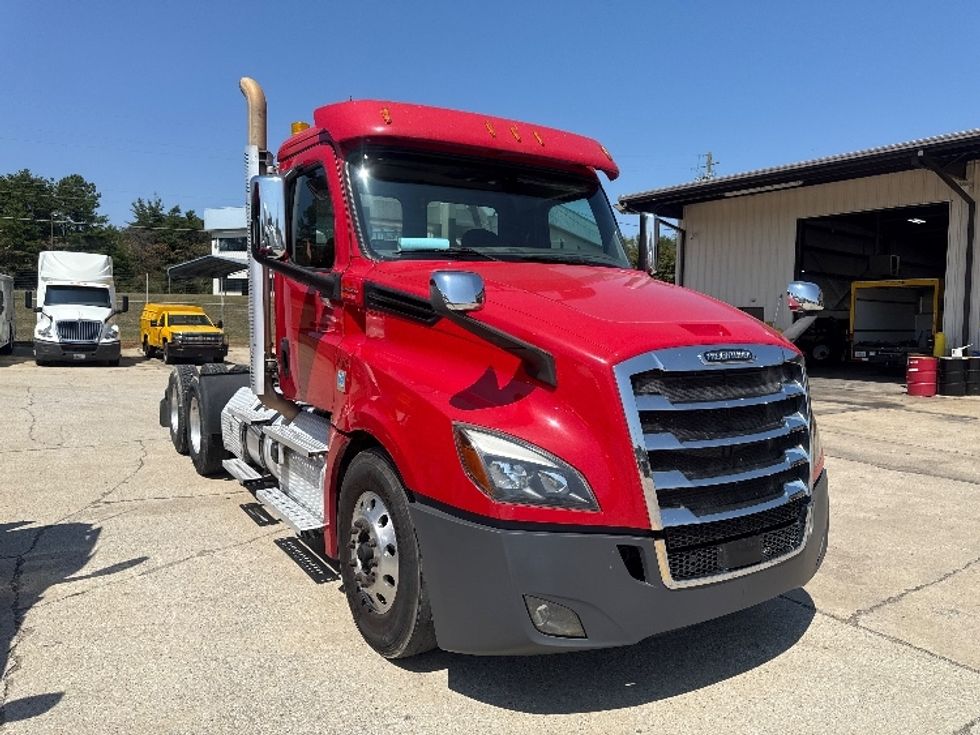 Day Cab Tractor-Heavy Duty Tractors-Freightliner-2020-T12664ST-Birmingham-AL-503,546\n\t\tmiles-$ 47,250 - Image 1