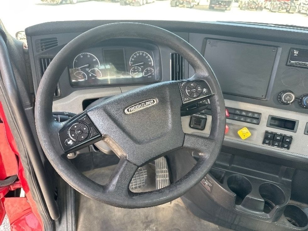 Day Cab Tractor-Heavy Duty Tractors-Freightliner-2020-T12664ST-Birmingham-AL-503,546\n\t\tmiles-$ 47,250 - Image 11
