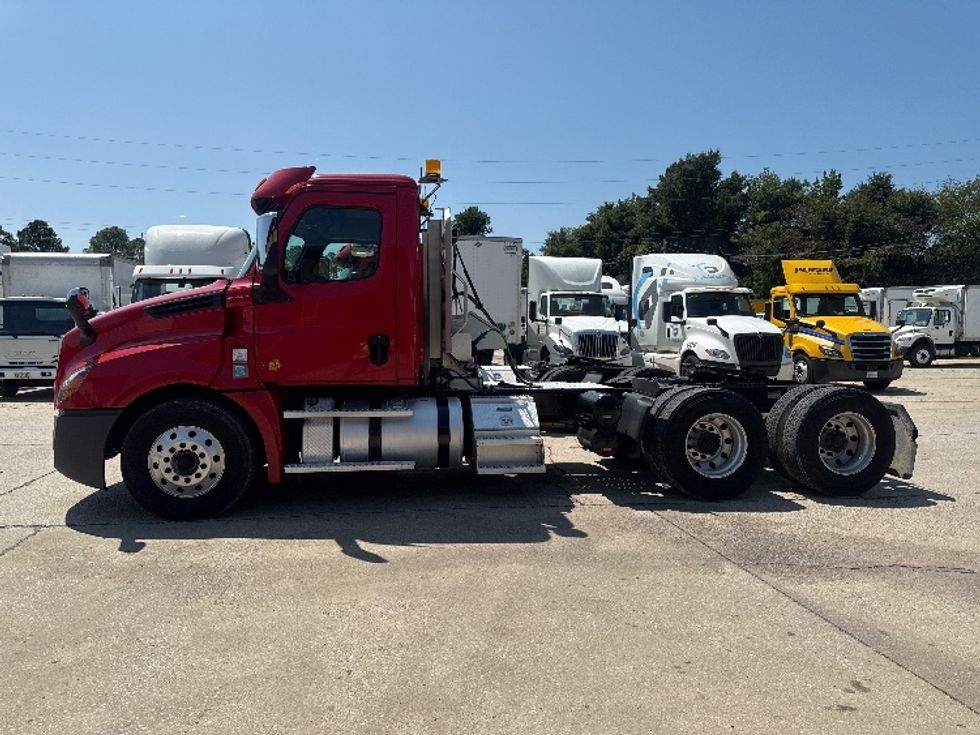 Day Cab Tractor-Heavy Duty Tractors-Freightliner-2020-T12664ST-Birmingham-AL-503,546\n\t\tmiles-$ 47,250 - Image 4