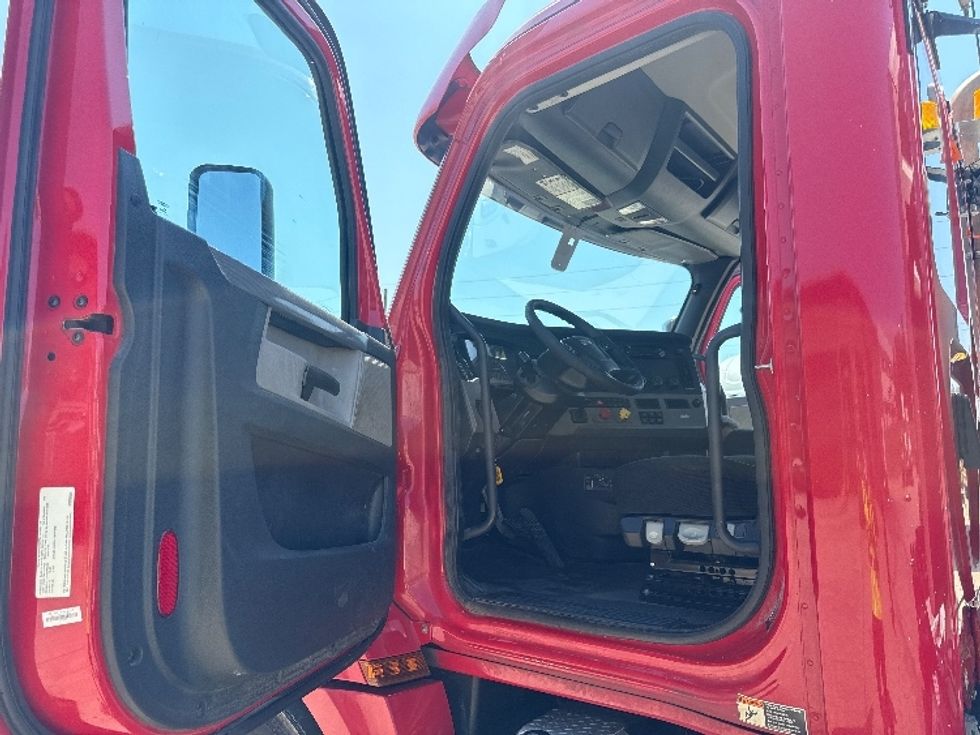 Day Cab Tractor-Heavy Duty Tractors-Freightliner-2020-T12664ST-Birmingham-AL-503,546\n\t\tmiles-$ 47,250 - Image 9