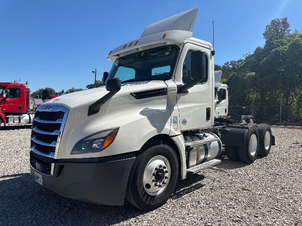 Day Cab Tractor-Heavy Duty Tractors-Freightliner-2020-T12664ST-Birmingham-AL-510,682\n\t\tmiles-$ 43,750 - Image 3
