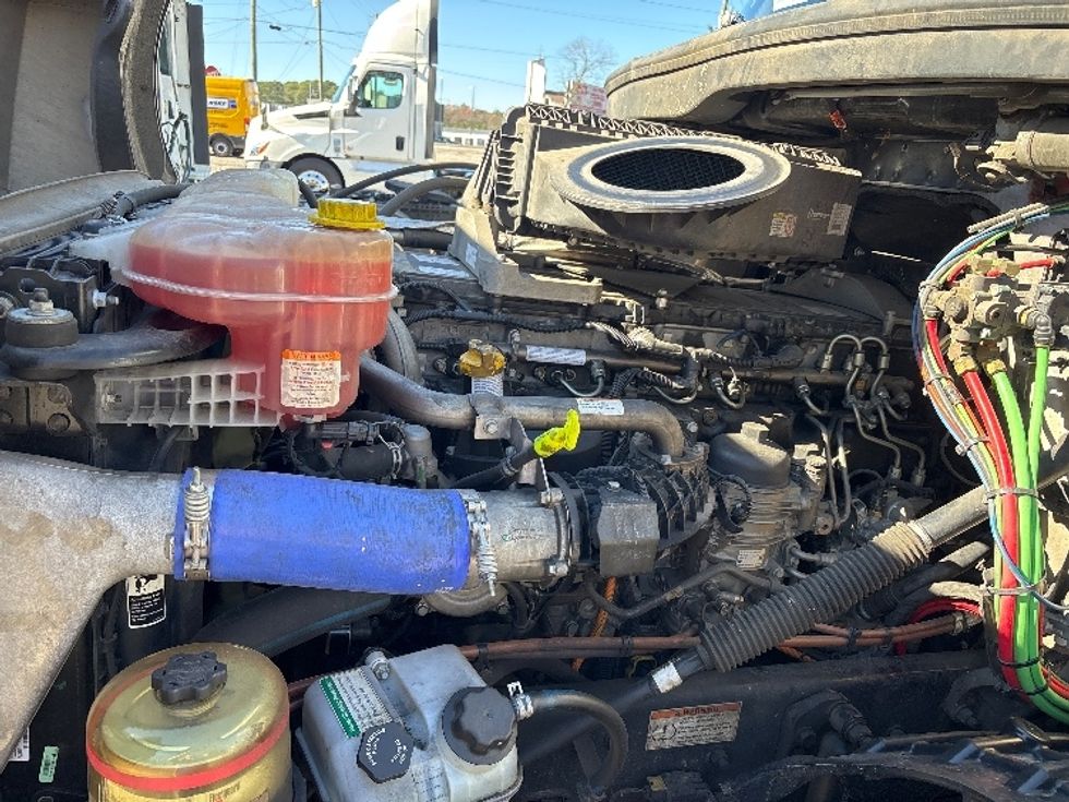 Day Cab Tractor-Heavy Duty Tractors-Freightliner-2020-T12664ST-Birmingham-AL-526,487\n\t\tmiles-$ 43,000 - Image 16