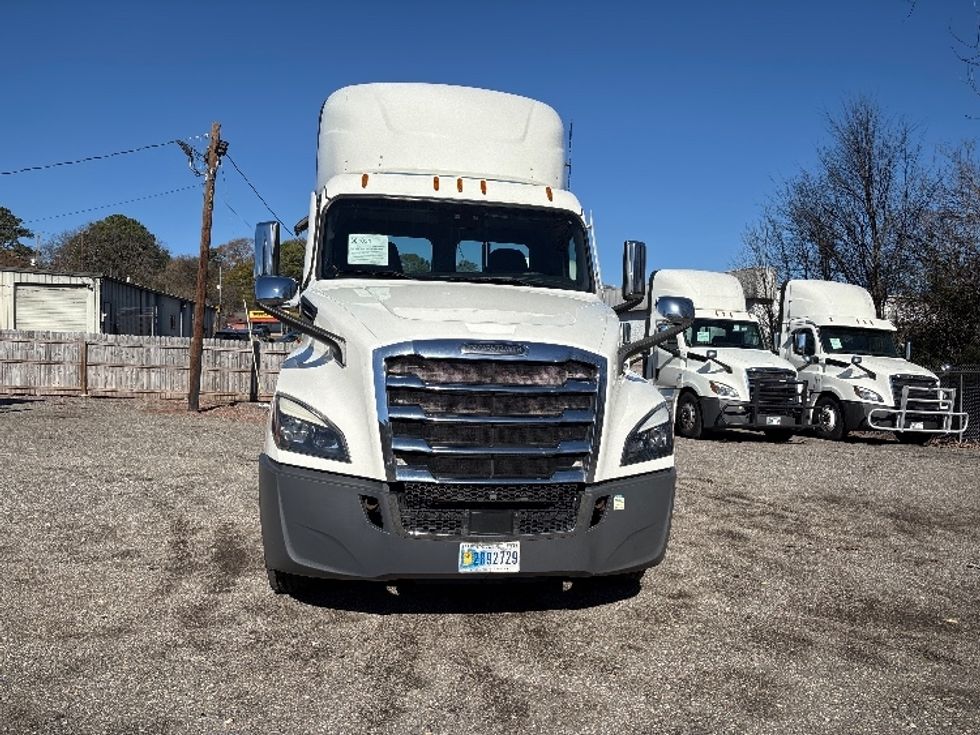 Day Cab Tractor-Heavy Duty Tractors-Freightliner-2020-T12664ST-Birmingham-AL-526,487\n\t\tmiles-$ 43,000 - Image 2