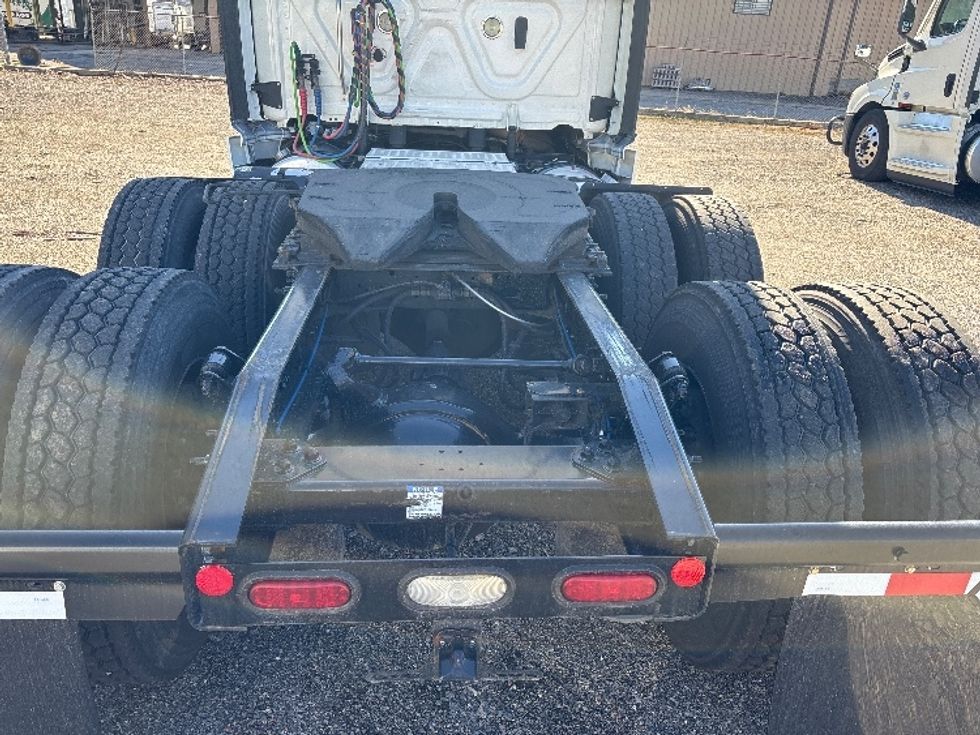 Day Cab Tractor-Heavy Duty Tractors-Freightliner-2020-T12664ST-Birmingham-AL-526,487\n\t\tmiles-$ 43,000 - Image 6