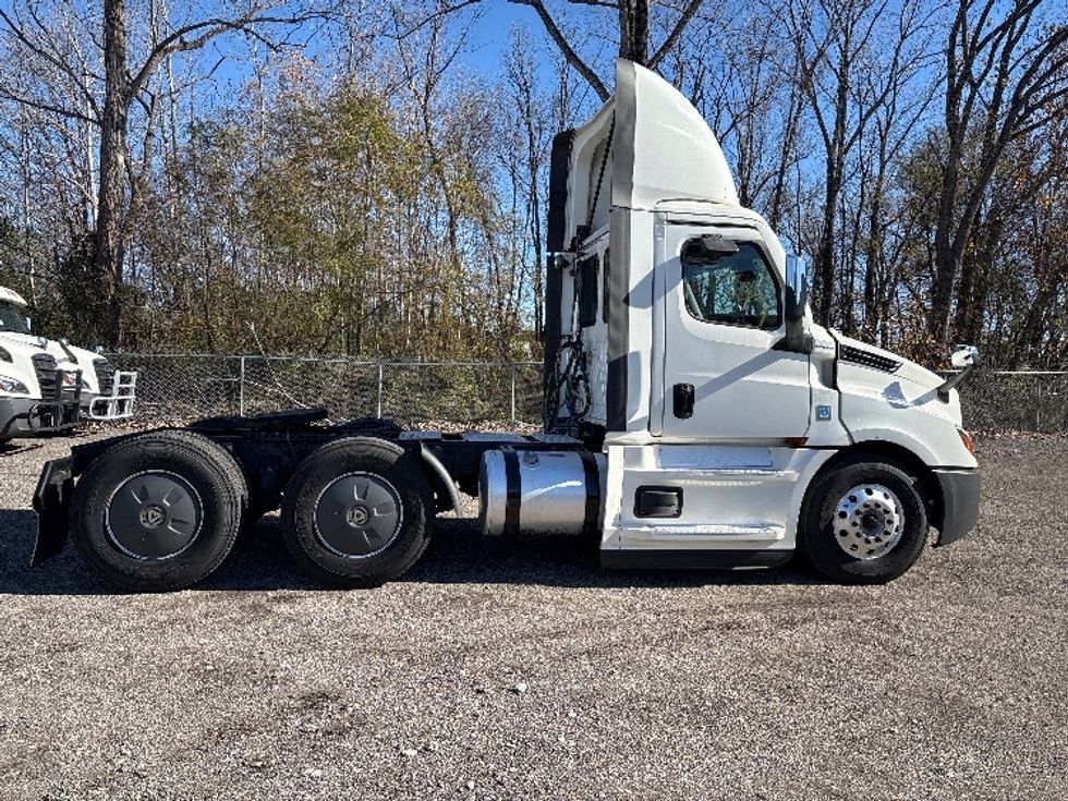 Day Cab Tractor-Heavy Duty Tractors-Freightliner-2020-T12664ST-Birmingham-AL-526,487\n\t\tmiles-$ 43,000 - Image 8