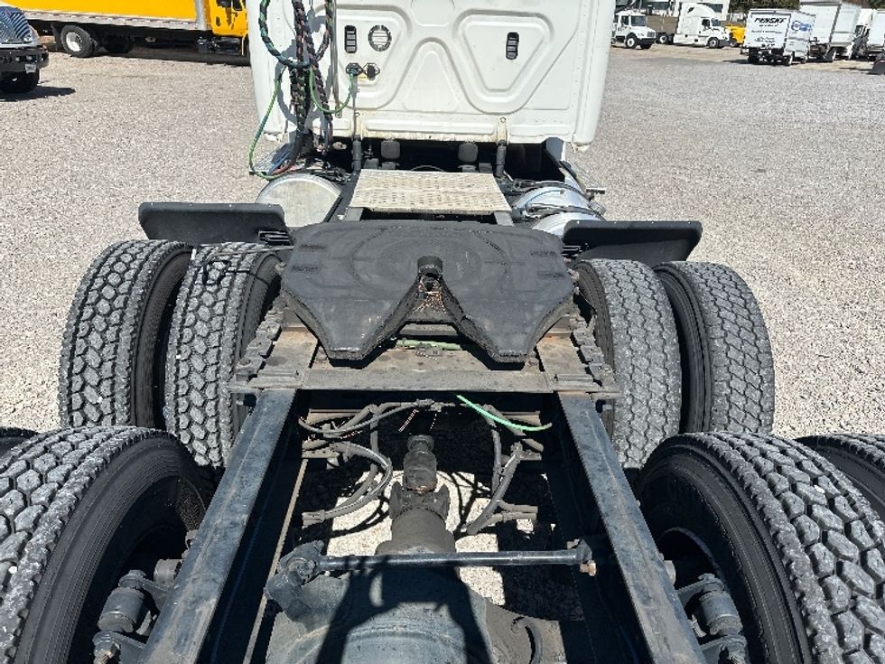 Day Cab Tractor-Heavy Duty Tractors-Freightliner-2020-T12664ST-Birmingham-AL-527,736\n\t\tmiles-$ 42,250 - Image 6