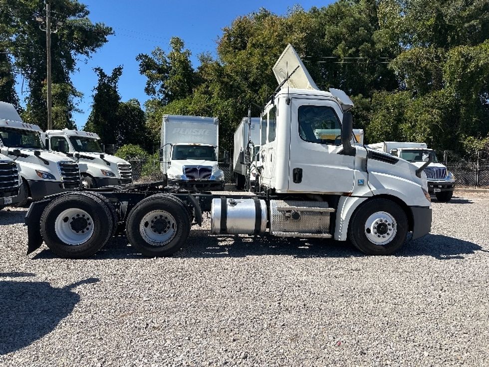 Day Cab Tractor-Heavy Duty Tractors-Freightliner-2020-T12664ST-Birmingham-AL-527,736\n\t\tmiles-$ 42,250 - Image 8